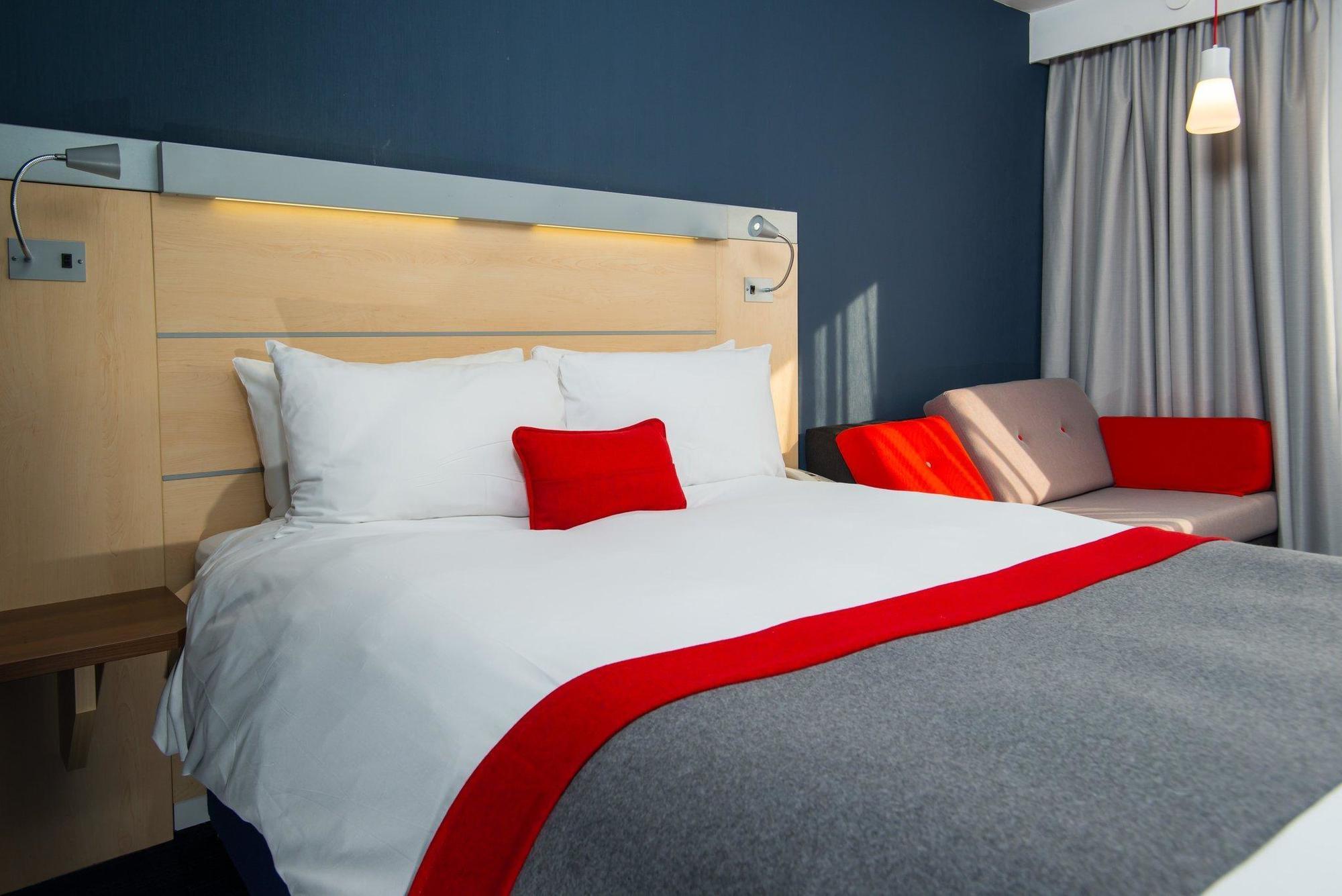 Holiday Inn Express Exeter East, An Ihg Hotel Екстер'єр фото