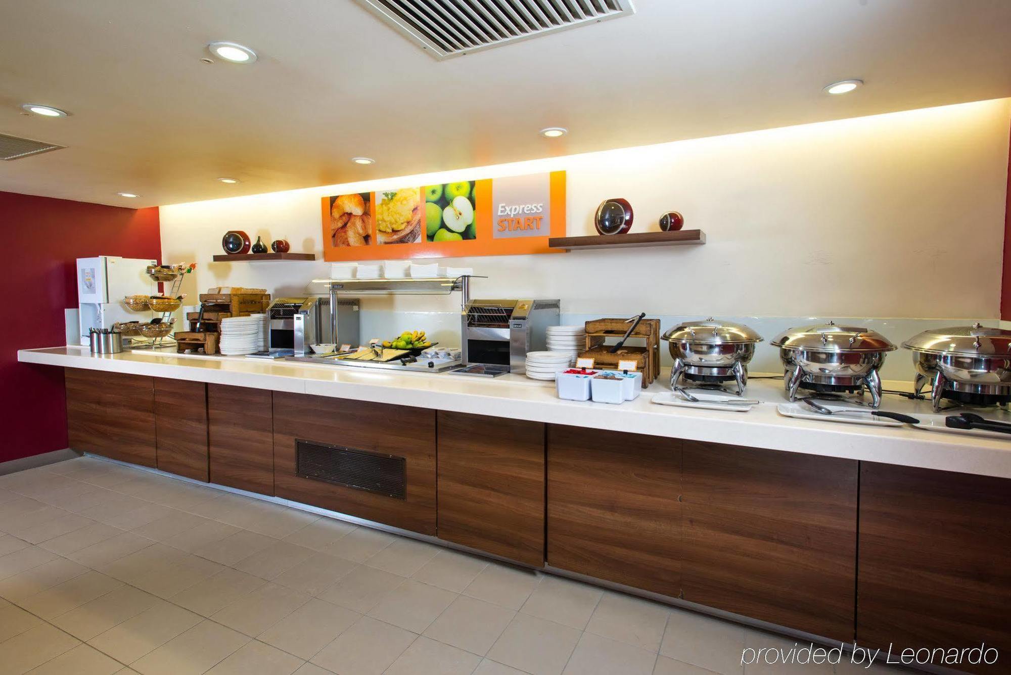 Holiday Inn Express Exeter East, An Ihg Hotel Екстер'єр фото